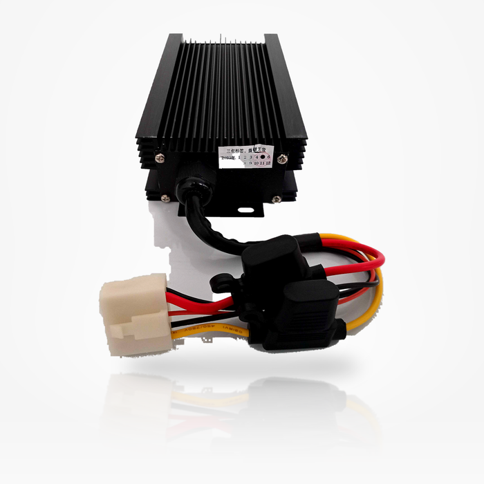 Epoch Batteries 48V to 12V (25A) Voltage Reducer Image 3